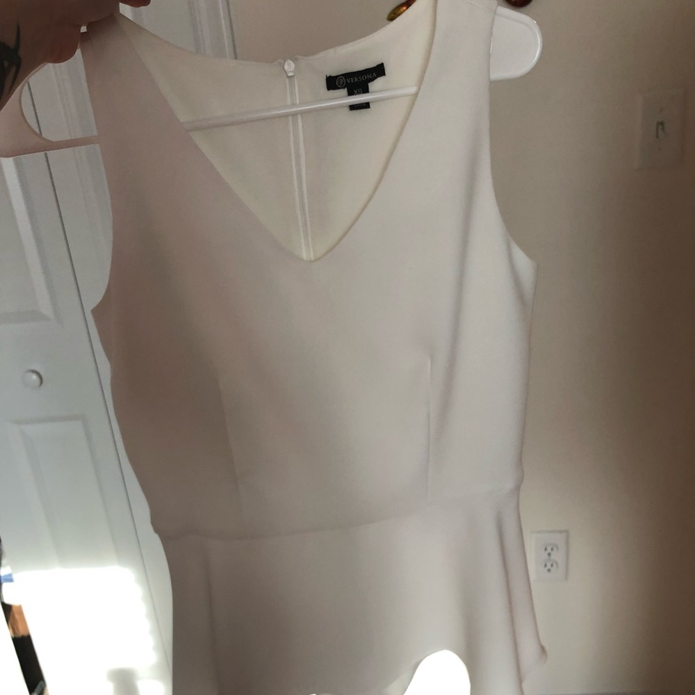 White Sleeveless Bouse